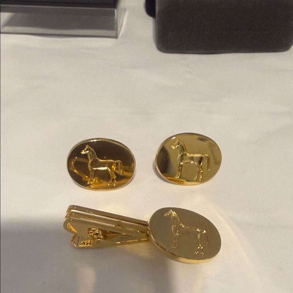 Elegant Gold Horse Cufflinks and Tie Clip Set